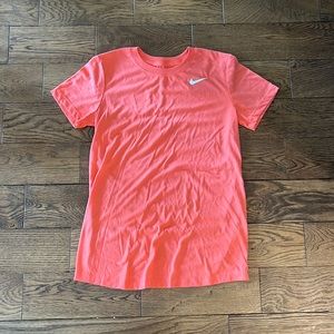 XS The Nike Tee Dri-Fit Orange Coral T-shirt